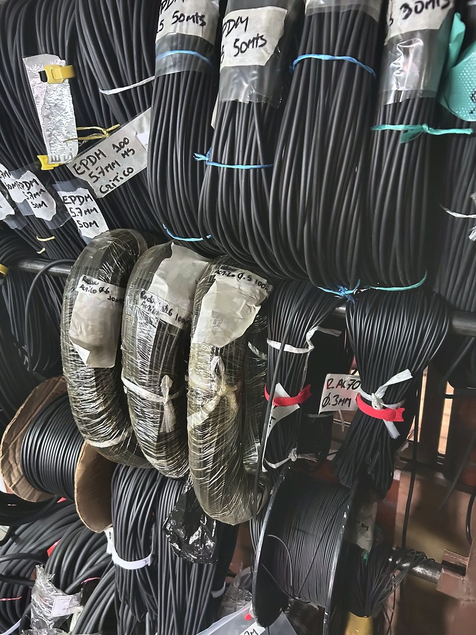 Rollos de cordón de EPDM rotulados por medida