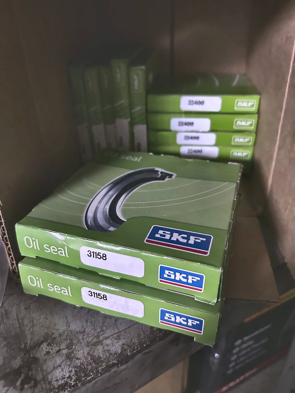 Cajas de retenes en stock
